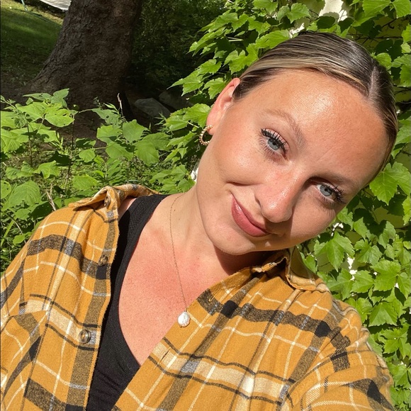 Meet your Posher, Cara - Picture 1 of 1